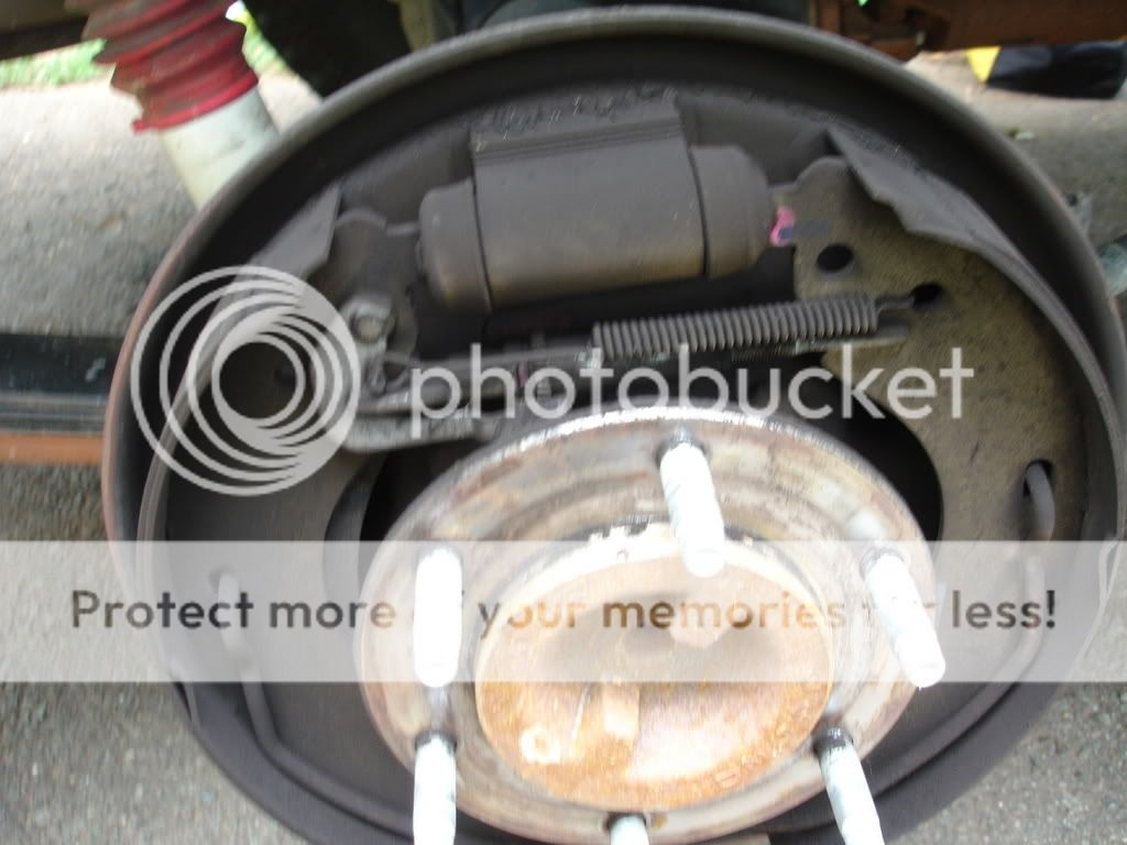 How To Change your rear shoes (20042008) Chevrolet Colorado & GMC